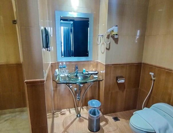 310 wastafel toilet