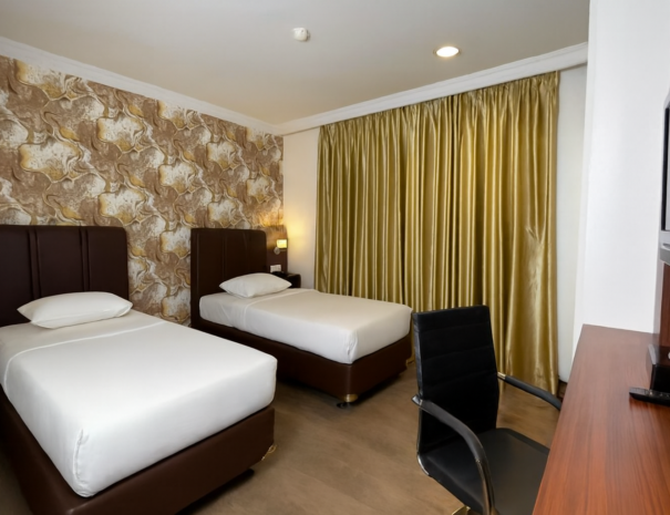 Golden Club Room